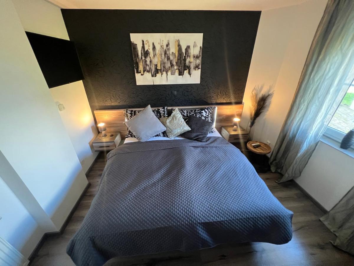 Restaurace Pyramida Hotel Karlsbad Buitenkant foto
